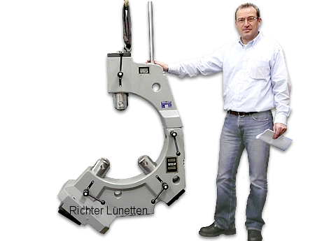 Dossan Puma 800 - C-Form Steady Rest with collapsible top, made by H. Richter Vorrichtungsbau GmbH, Germany